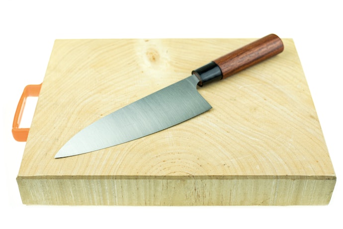 Choose Specialized Knives for Cutting Fish and Meat 
