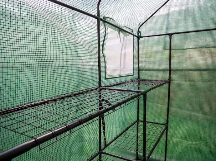 Choose a Greenhouse That's Easy to Assemble