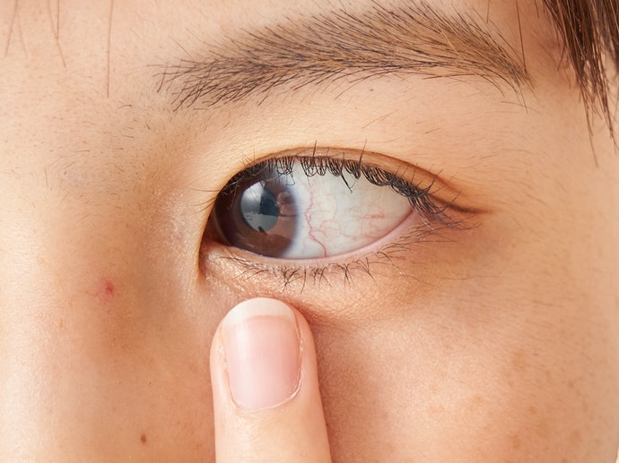 How to Use an Eye Cream