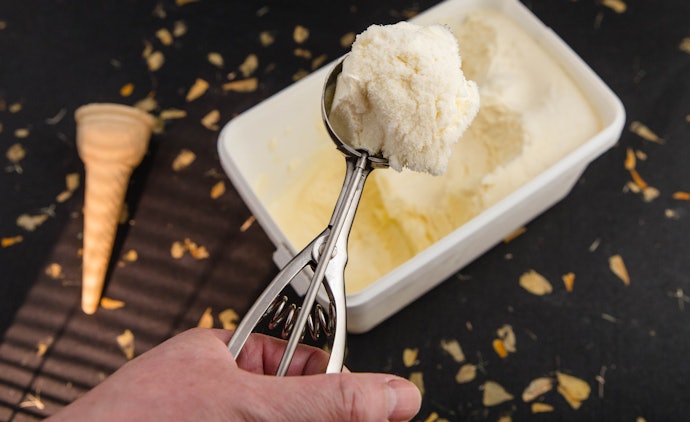 1-Piece Scoops for Easy Cleaning, 2-Piece Scoops for Easy Use