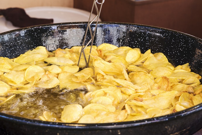 Kettle Cooking for Thick, Crunchy Potato Chips