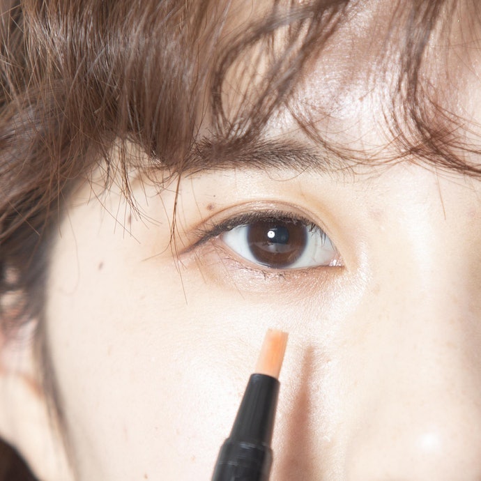 Blue Circles: Liven up Your Complexion With an Orange or Pink Concealer