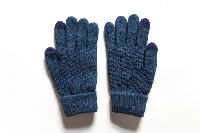 Wool-Type Gloves Offers Warmth