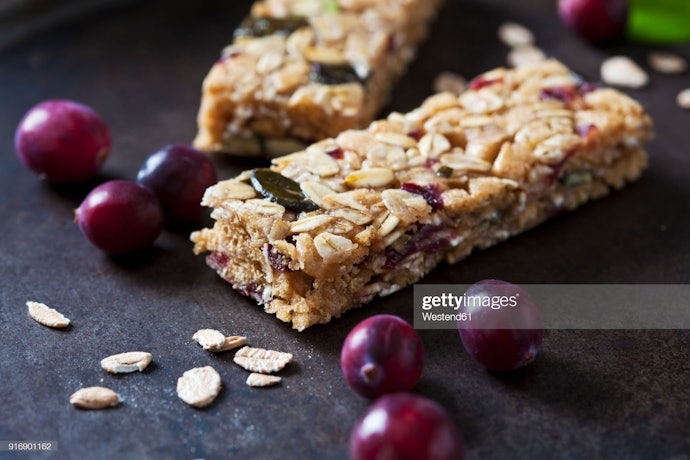 Choose Non-GMO and Organic Granola Bars if You're Particular About Ingredients