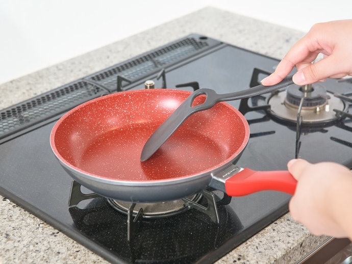 Make the Coating on Your Frying Pan Last Longer