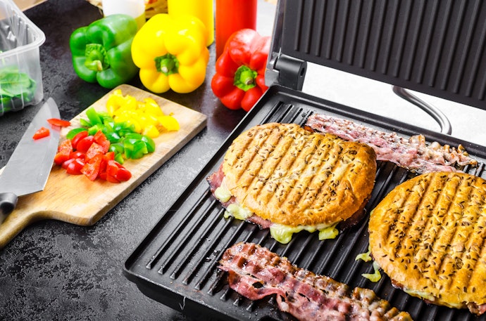Pick a Size Based on Grill Area and Portability