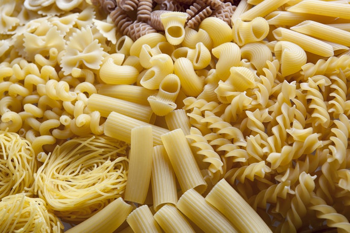 Pick a Pasta Shape That Will Hold the Cheese Sauce