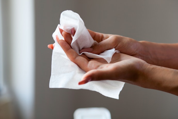 Wet Wipes Remove Heavy Duty Dirt While Eliminating Germs 