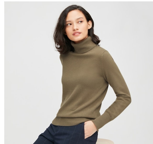 Uniqlo Cashmere Turtleneck Sweater 1