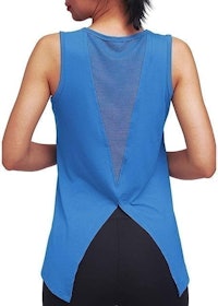 10 Best Women's Yoga Tops in 2022 (Yoga Instructor-Reviewed) 4