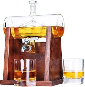 10 Best Whiskey Decanter Sets in 2022 (Whiskey and Alcohol-Expert Reviewed) 1