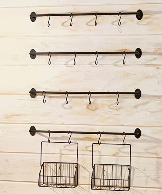 The Lakeside Collection Wall Rack for Coffee Mugs 1