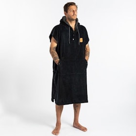 10 Best Surf Ponchos in 2022 (Slowtide, Sun Cube, and More) 2