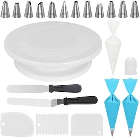 10 Best Cake Decorating Kits in 2022 (Pastry Chef-Reviewed) 3