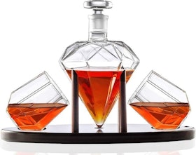 10 Best Whiskey Decanter Sets in 2022 (Whiskey and Alcohol-Expert Reviewed) 4