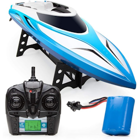 10 Best Remote Control Boats for the Pool in 2022 (Force1, Yezi, and More) 3