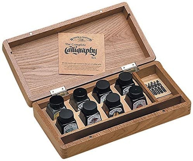 Windsor and Newton Calligraphy Set in Wooden Box 1