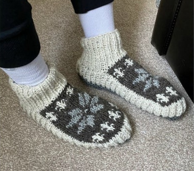 LUGAA 100% Wool Handmade Winter Slipper Socks 1