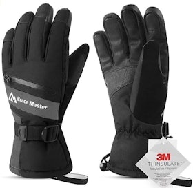 10 Best Men's Snowboard Gloves in 2022 (Hestra and More) 5