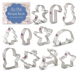Top 10 Best Christmas Cookie Cutters in 2021 (Ann Clark, Wilton, and More) 3