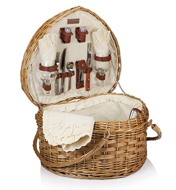 Picnic Time Heart Willow Picnic Basket 1