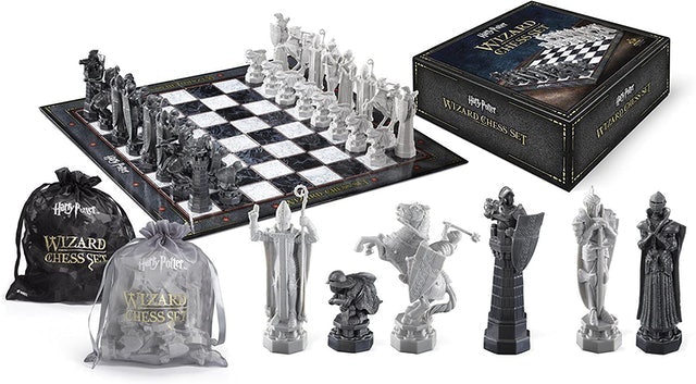 The Noble Collection Harry Potter Wizard Chess Set 1