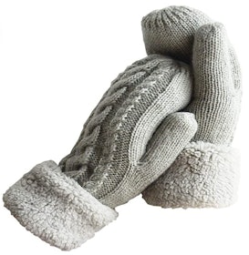 10 Best Mittens for Women in 2022 (Patagonia, L.L. Bean, and More) 4