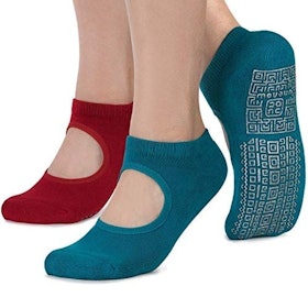 10 Best Non-Slip Socks in 2022 (Dr. Scholl's, Pembrook, and More) 5