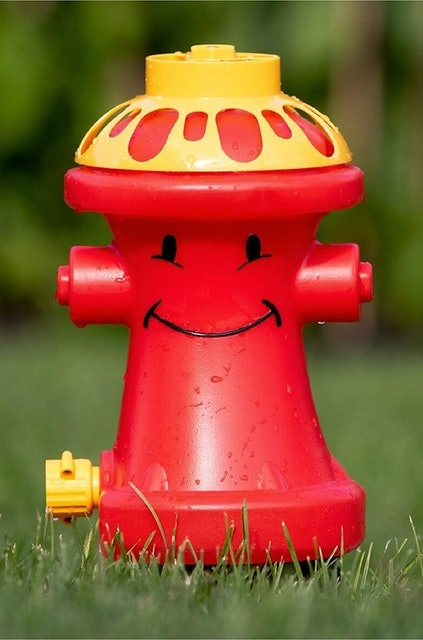Matty's Toy Henry the Hydrant Water Sprinkler  1