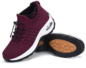 10 Best Women's Walking Shoes in 2022 (New Balance, Ryka, and More) 2