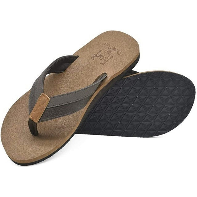 10 Best FlipFlops for Men in 2022 (Rainbow Sandals, Quicksilver, and